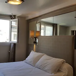 Pratic 2*, Paris França